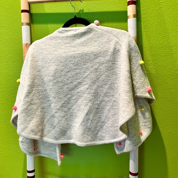 Pom Pom White Poncho Cat&Jack Small/Medium - Picture 2 of 2